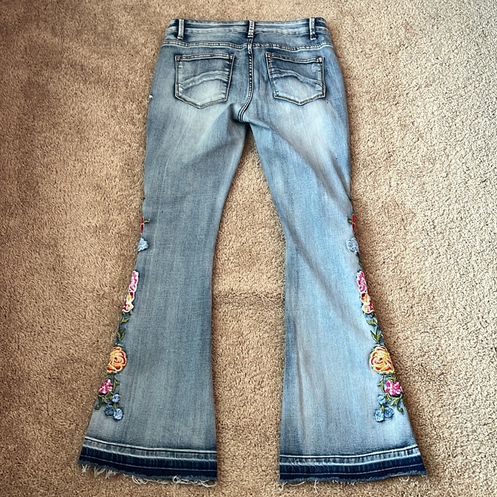 Floral Embroidered Flare Bell BottomJeans - Picture 7 of 12